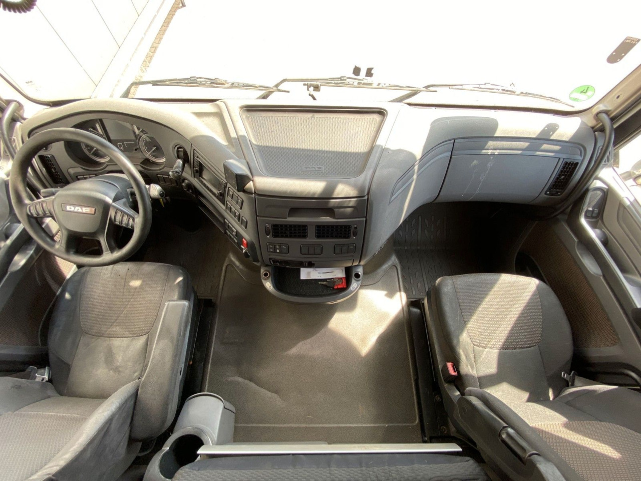 Влекач DAF XF 460 Super Space Cab | Klima*Vollspoiler: снимка 14