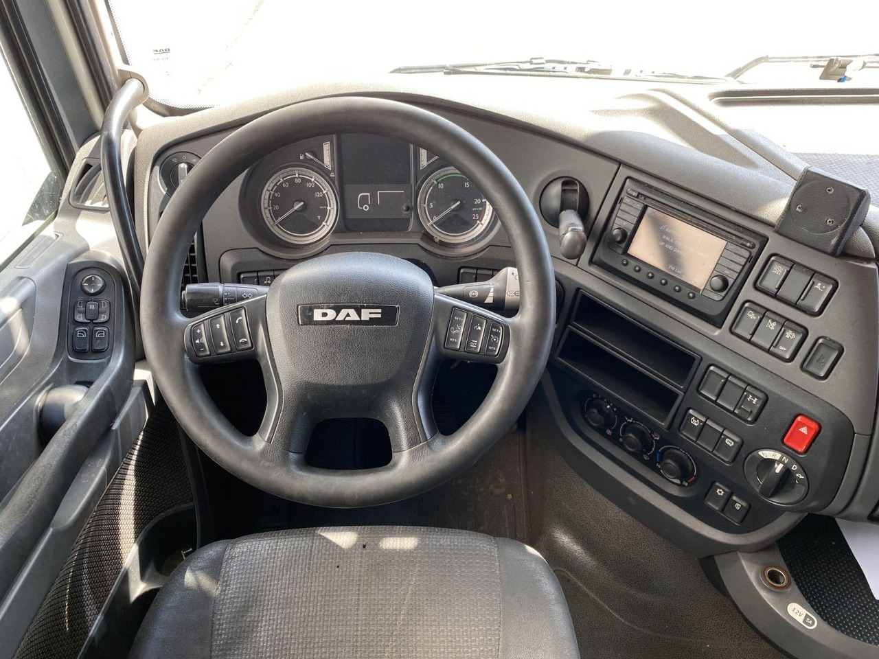 Влекач DAF XF 460 Super Space Cab | Klima*Vollspoiler: снимка 15