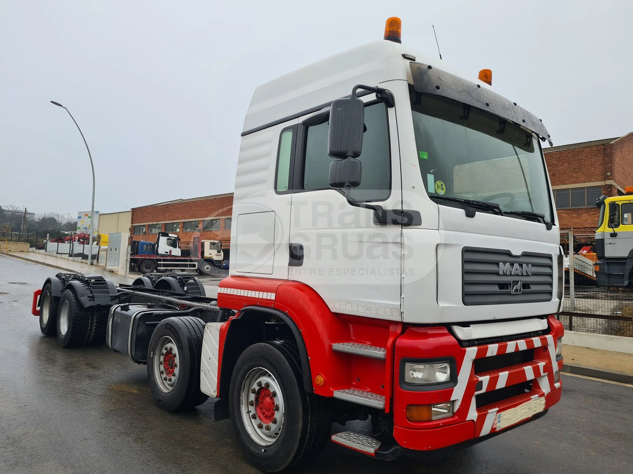 Camión MAN TGA 35.390 de ocasión + F800BXP.26 - Шаси кабина: снимка 1 Camión MAN TGA 35.390 de ocasión + F800BXP.26 - Шаси кабина: снимка 1