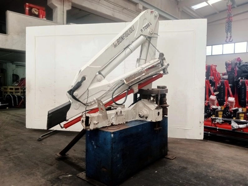 Grúa Bonfiglioli P.7200L - Кран за камион за Камион: снимка 3 Grúa Bonfiglioli P.7200L - Кран за камион за Камион: снимка 3