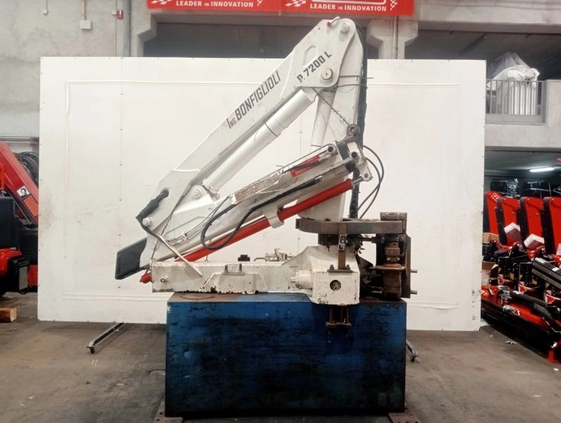 Grúa Bonfiglioli P.7200L - Кран за камион за Камион: снимка 1 Grúa Bonfiglioli P.7200L - Кран за камион за Камион: снимка 1