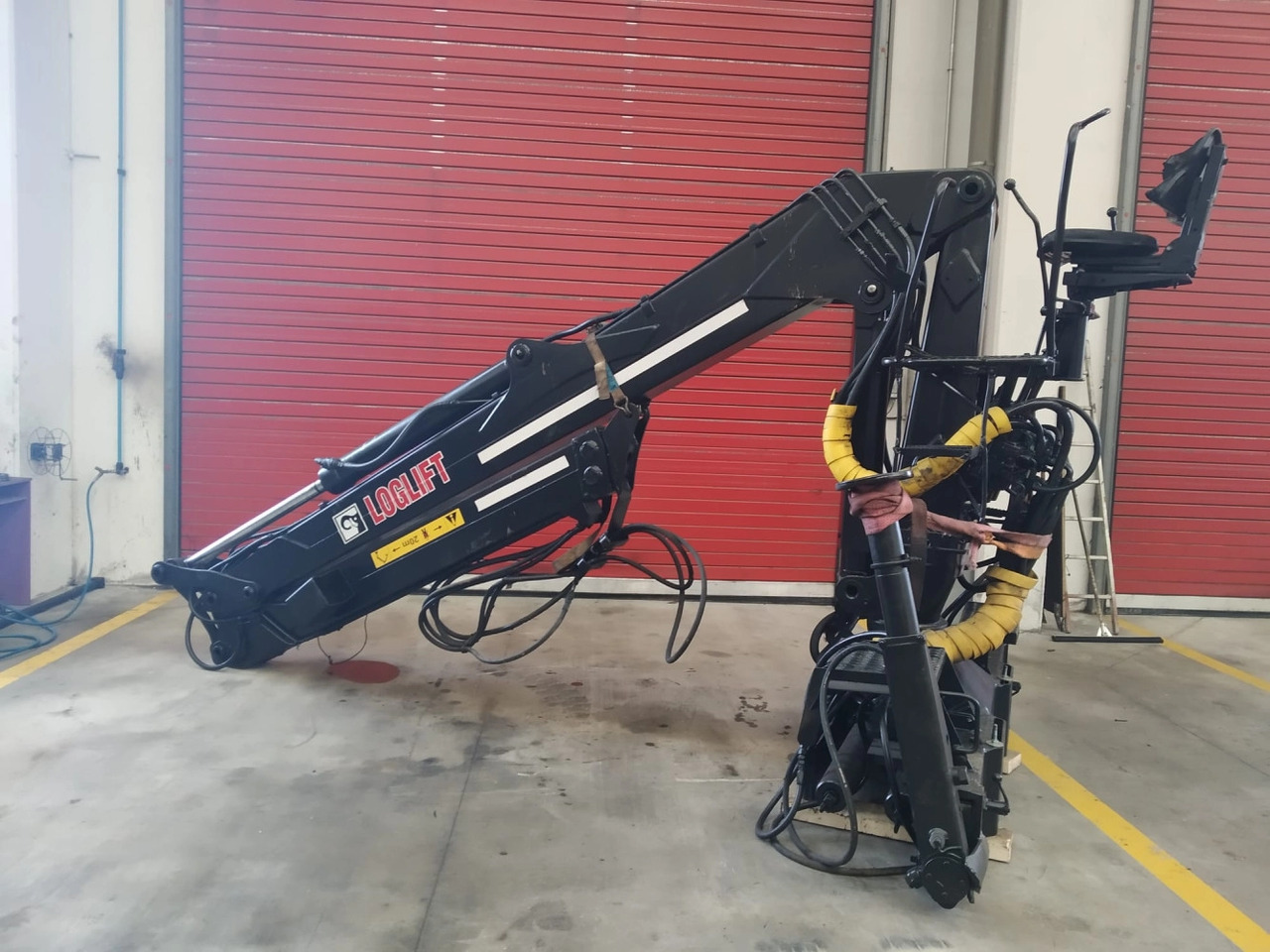 Grúa LOGLIFT 120S79R - Кран за камион за Камион: снимка 4 Grúa LOGLIFT 120S79R - Кран за камион за Камион: снимка 4