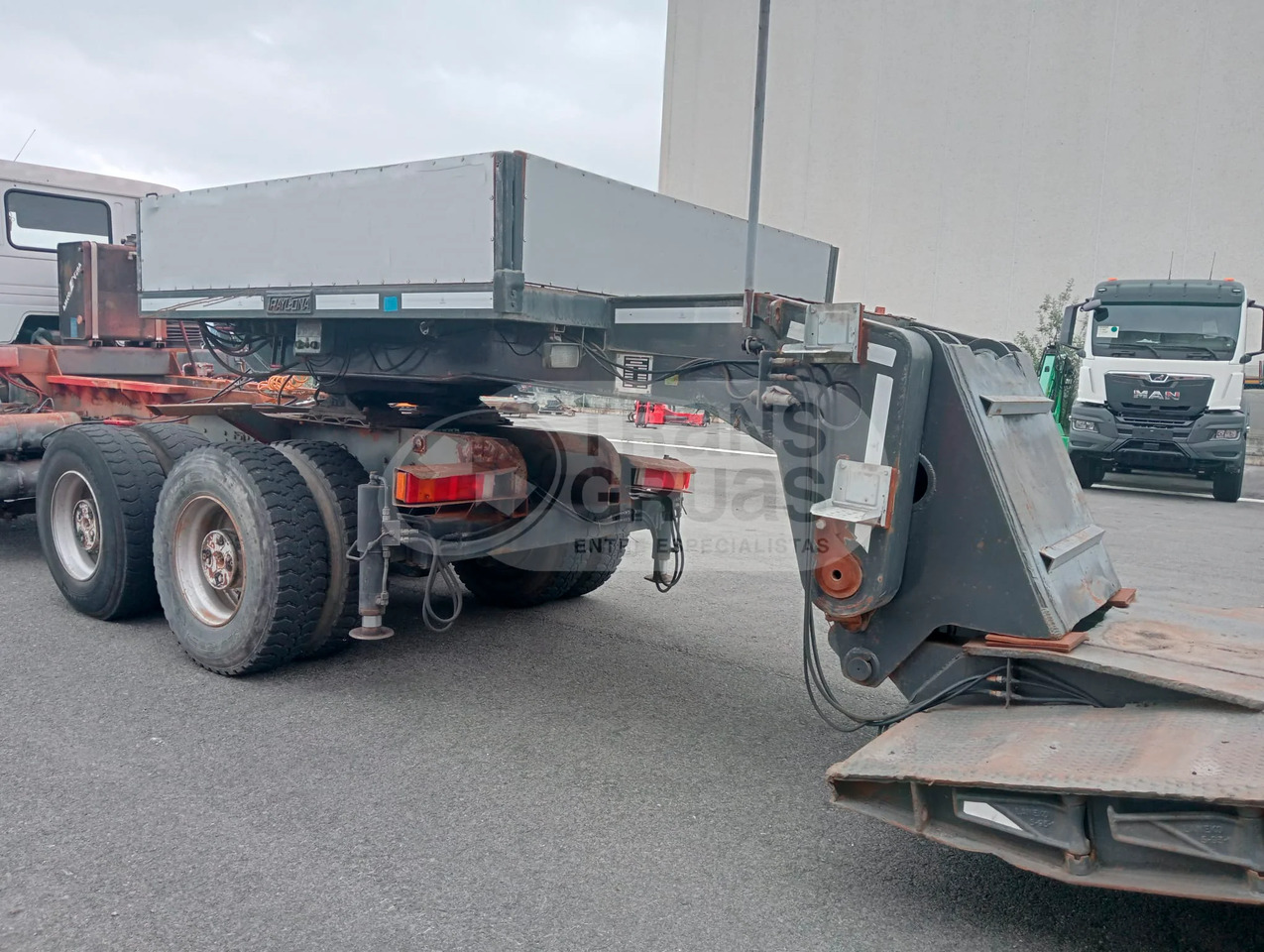 Semirremolque cama rebajado Traylona GP3BMA 13T - Нискорамна площадка полуремарке: снимка 1 Semirremolque cama rebajado Traylona GP3BMA 13T - Нискорамна площадка полуремарке: снимка 1