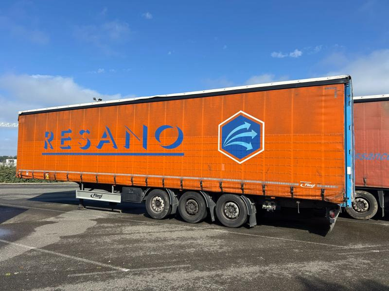 Fliegl - Брезентово полуремарке: снимка 2 Fliegl - Брезентово полуремарке: снимка 2