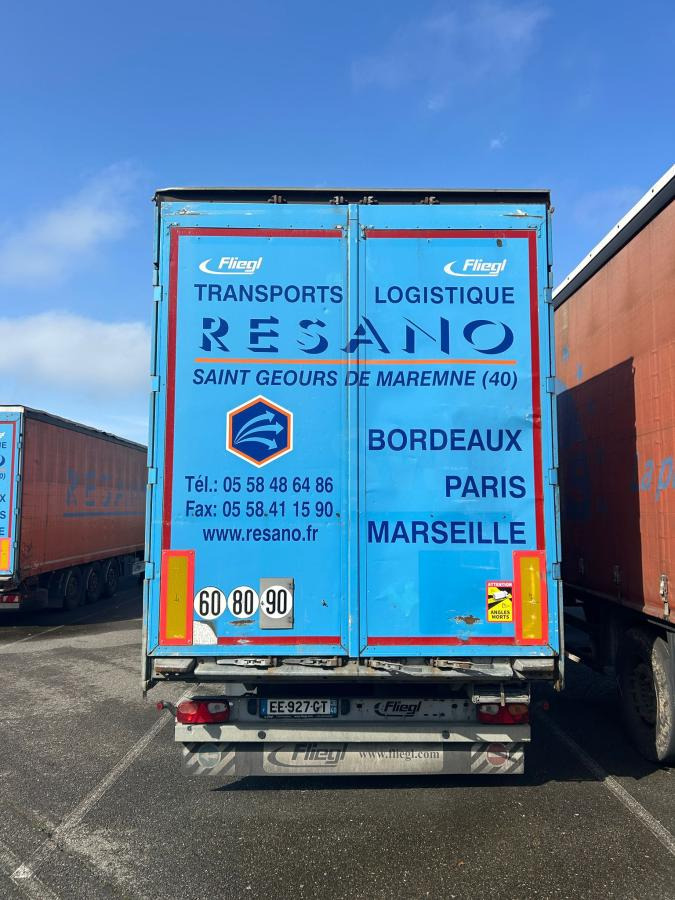 Fliegl - Брезентово полуремарке: снимка 2 Fliegl - Брезентово полуремарке: снимка 2