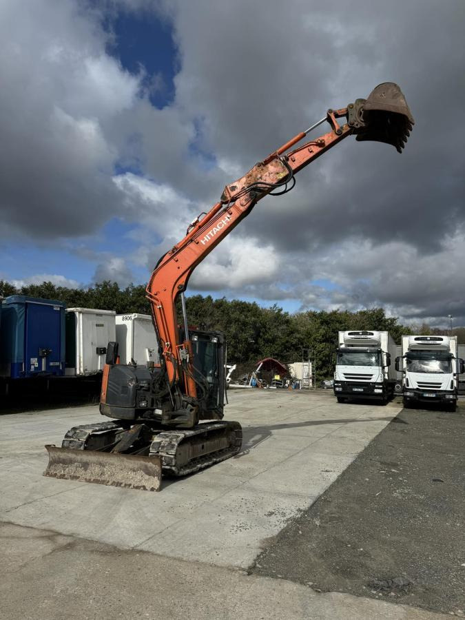 Hitachi ZX85USB-5A - Верижен багер: снимка 3 Hitachi ZX85USB-5A - Верижен багер: снимка 3