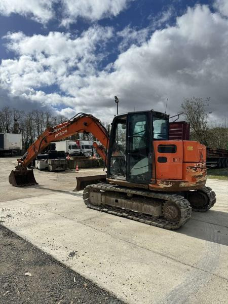 Hitachi ZX85USB-5A - Верижен багер: снимка 1 Hitachi ZX85USB-5A - Верижен багер: снимка 1