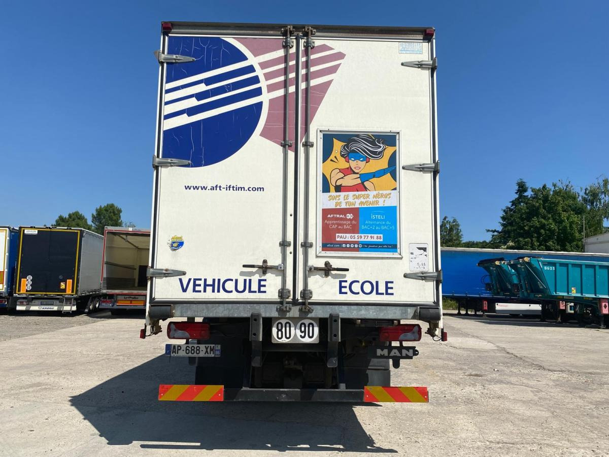 MAN TGX 18.360 - Камион с брезент: снимка 5 MAN TGX 18.360 - Камион с брезент: снимка 5
