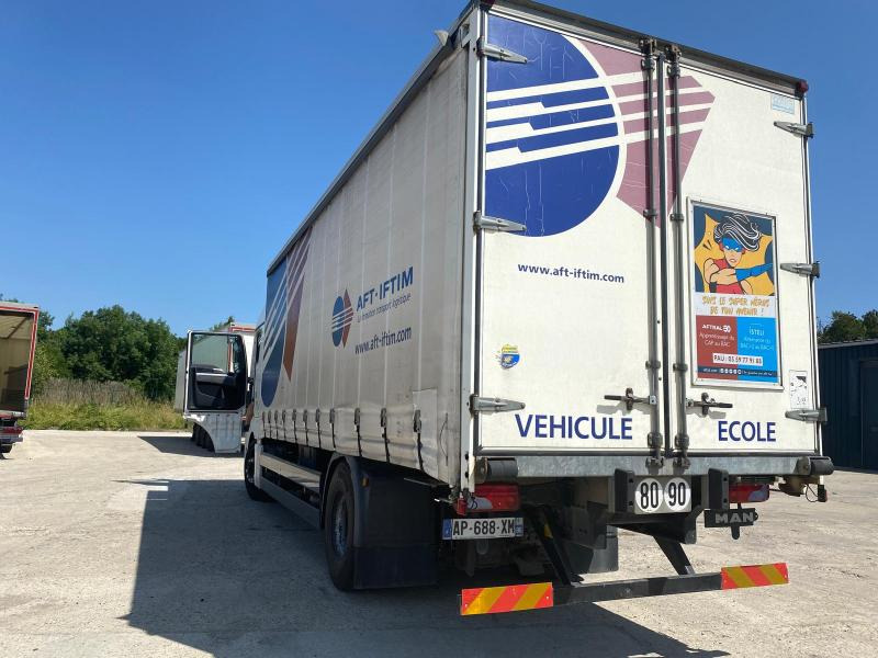 MAN TGX 18.360 - Камион с брезент: снимка 4 MAN TGX 18.360 - Камион с брезент: снимка 4