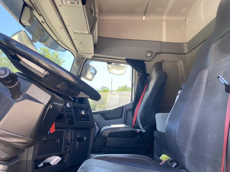 Renault D-Series 460 - Контейнеровоз/ Сменна каросерия камион: снимка 3 Renault D-Series 460 - Контейнеровоз/ Сменна каросерия камион: снимка 3