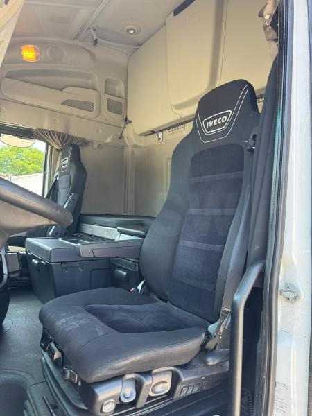 Влекач Iveco Stralis AS 440: снимка 9