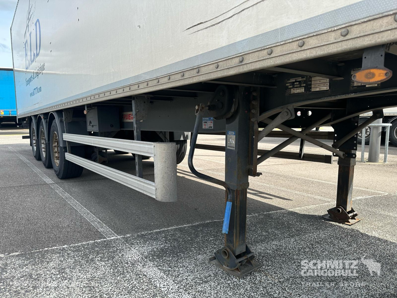 FRUEHAUF Dryfreight Standard Roller shutter door - Затворена каросерия полуремарке: снимка 2 FRUEHAUF Dryfreight Standard Roller shutter door - Затворена каросерия полуремарке: снимка 2
