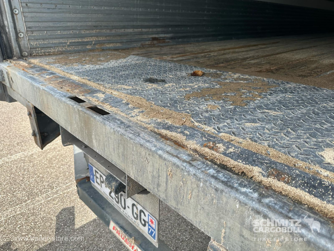 FRUEHAUF Dryfreight Standard Roller shutter door - Затворена каросерия полуремарке: снимка 4 FRUEHAUF Dryfreight Standard Roller shutter door - Затворена каросерия полуремарке: снимка 4