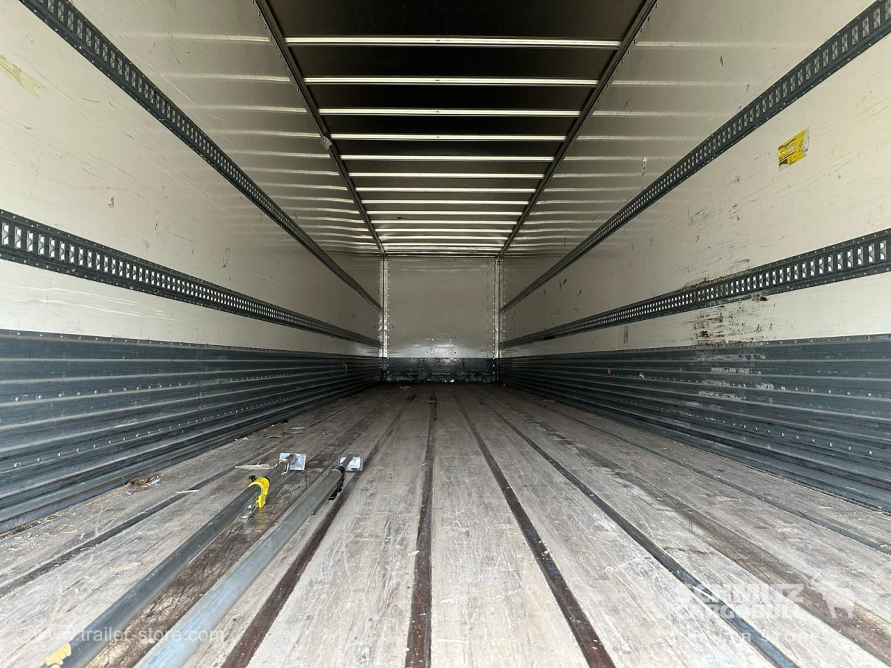 Затворена каросерия полуремарке FRUEHAUF Dryfreight Standard Roller shutter door: снимка 6 Затворена каросерия полуремарке FRUEHAUF Dryfreight Standard Roller shutter door: снимка 6