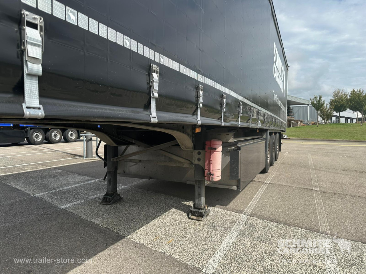 SCHMITZ Curtainsider Standard - Брезентово полуремарке: снимка 2 SCHMITZ Curtainsider Standard - Брезентово полуремарке: снимка 2