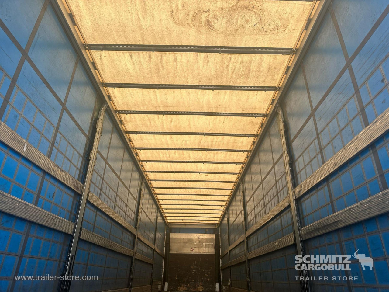 SCHMITZ Curtainsider Standard - Брезентово полуремарке: снимка 4 SCHMITZ Curtainsider Standard - Брезентово полуремарке: снимка 4