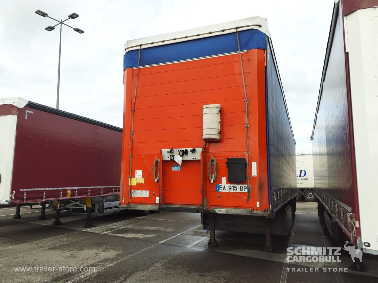 SCHMITZ Curtainsider Standard - Брезентово полуремарке: снимка 4 SCHMITZ Curtainsider Standard - Брезентово полуремарке: снимка 4