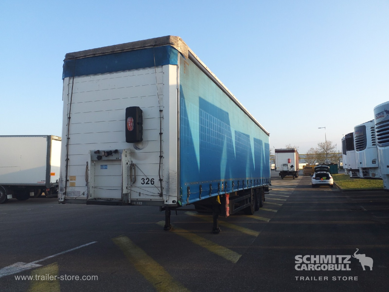 SCHMITZ Curtainsider Standard - Брезентово полуремарке: снимка 4 SCHMITZ Curtainsider Standard - Брезентово полуремарке: снимка 4