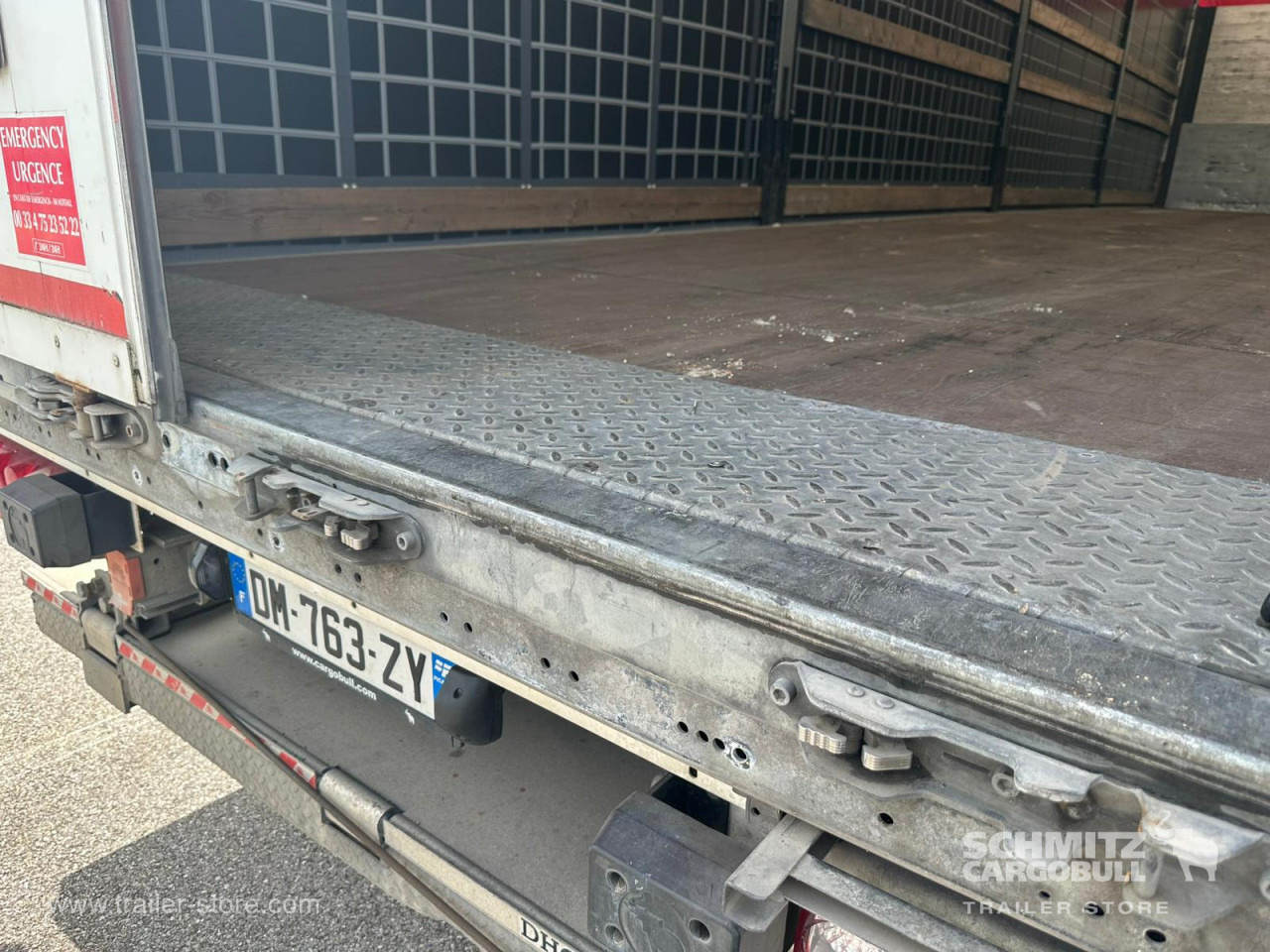 SCHMITZ Curtainsider Standard - Брезентово полуремарке: снимка 4 SCHMITZ Curtainsider Standard - Брезентово полуремарке: снимка 4