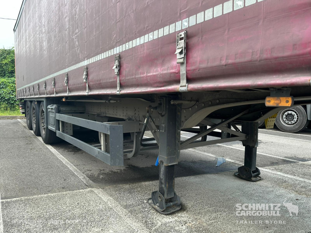 SCHMITZ Curtainsider Standard Taillift - Брезентово полуремарке: снимка 2 SCHMITZ Curtainsider Standard Taillift - Брезентово полуремарке: снимка 2