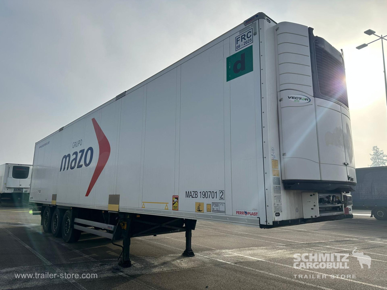 SCHMITZ Reefer Standard - Изотермичен полуремарке: снимка 1 SCHMITZ Reefer Standard - Изотермичен полуремарке: снимка 1