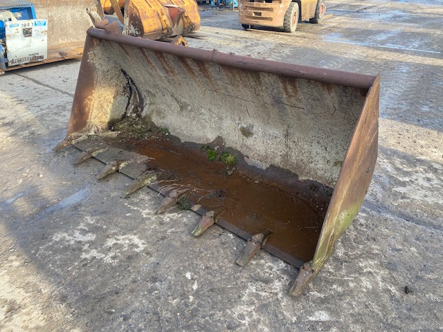 Case 580 - Кофа за товарач: снимка 1 Case 580 - Кофа за товарач: снимка 1