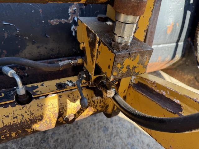 Колесен товарач Cat 908 H: снимка 16