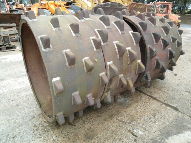 Hanomag 44 C + 55 C - Гума за Строителна техника: снимка 1 Hanomag 44 C + 55 C - Гума за Строителна техника: снимка 1