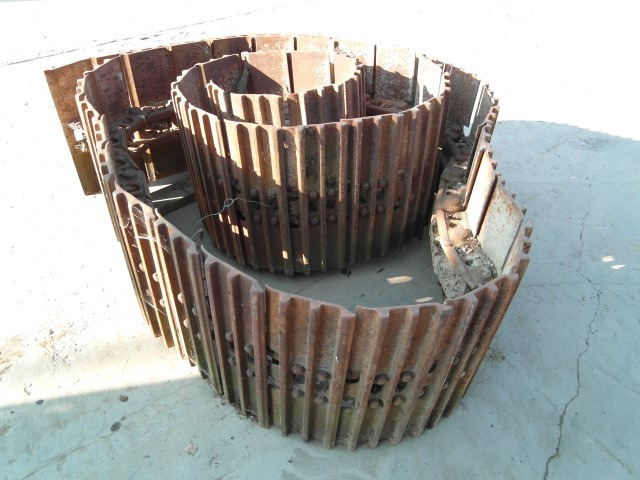 Liebherr R 912 - Гумени/ Метални вериги за Строителна техника: снимка 3 Liebherr R 912 - Гумени/ Метални вериги за Строителна техника: снимка 3