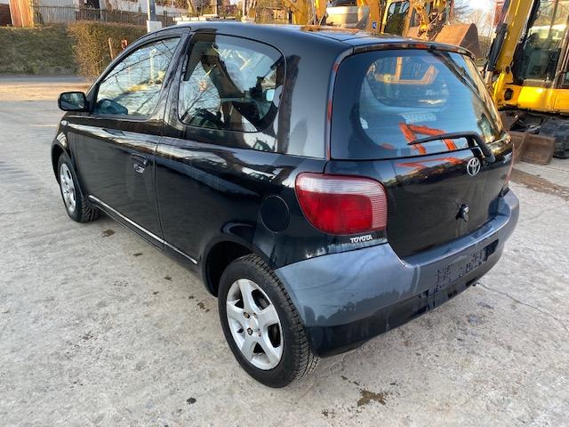Toyota Yaris - Лек автомобил: снимка 4 Toyota Yaris - Лек автомобил: снимка 4