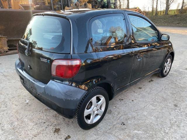 Toyota Yaris - Лек автомобил: снимка 3 Toyota Yaris - Лек автомобил: снимка 3