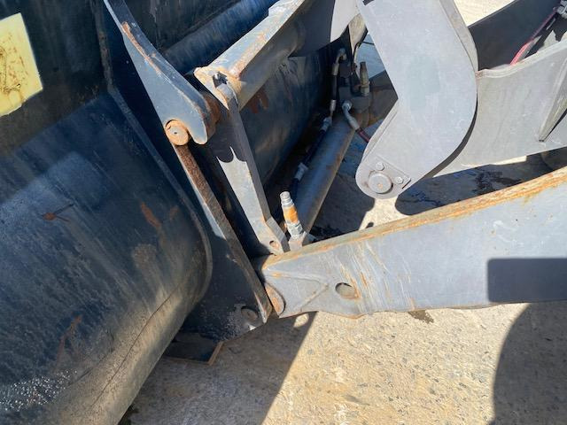 Колесен товарач Volvo L 40 TP: снимка 14
