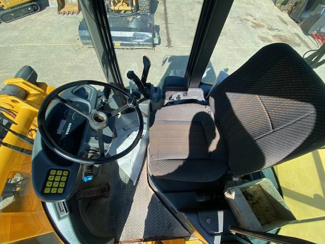 Колесен товарач Volvo L 40 TP: снимка 7