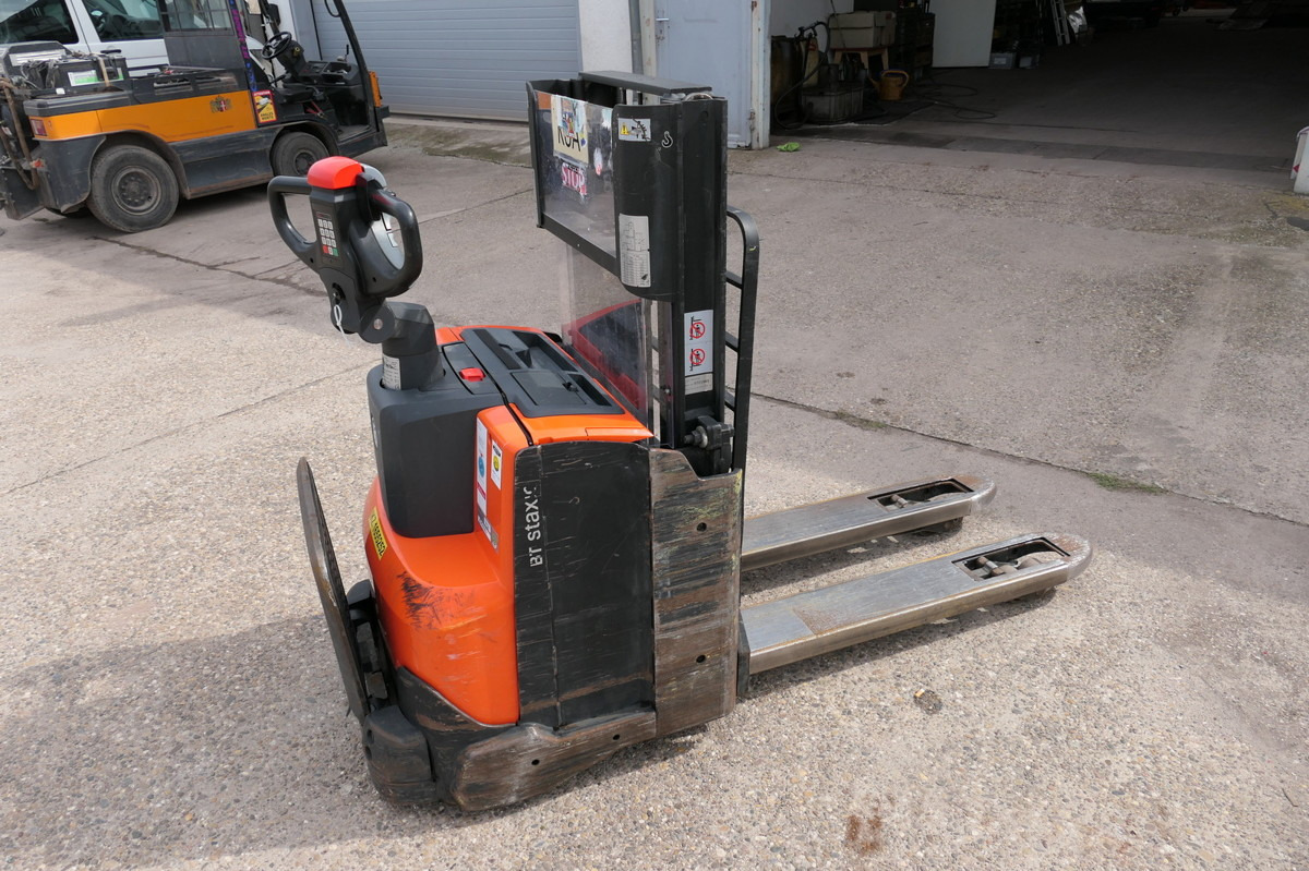 BT SWE 200D Batterie 28/2023 - Палетна количка: снимка 3 BT SWE 200D Batterie 28/2023 - Палетна количка: снимка 3