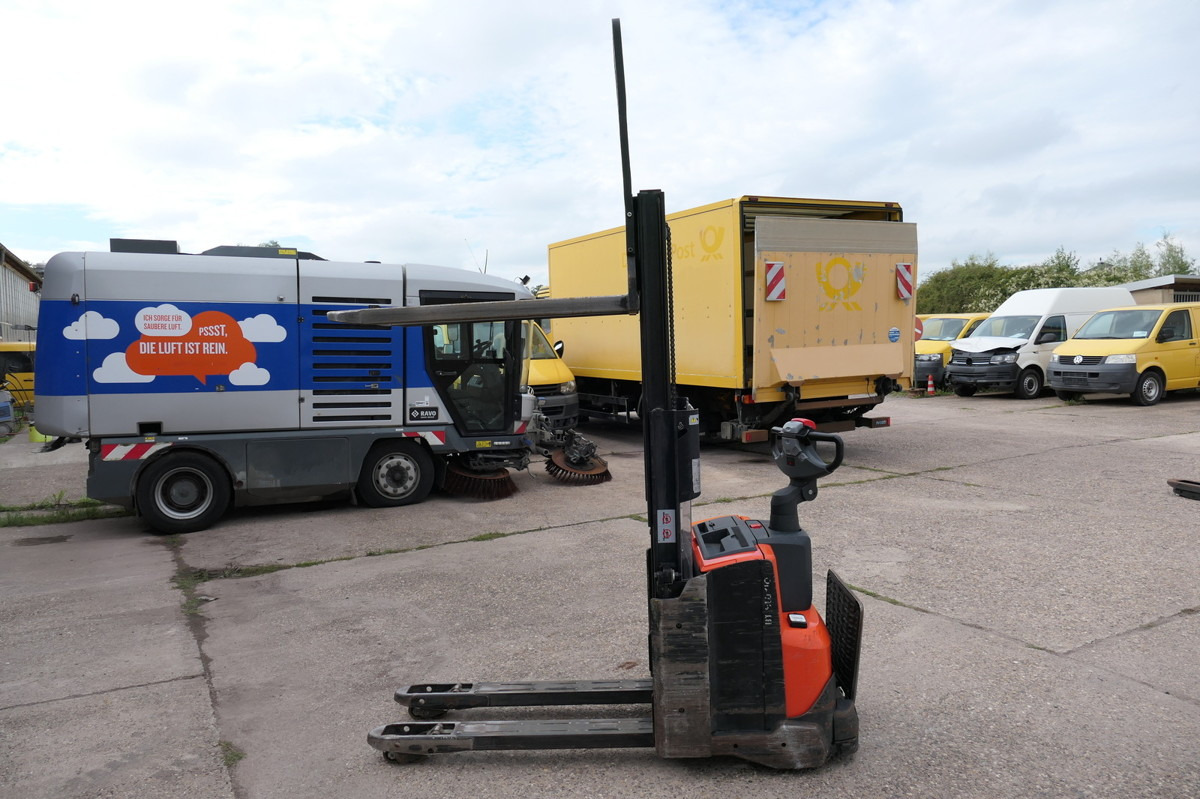 BT SWE 200D Batterie 28/2023 - Палетна количка: снимка 1 BT SWE 200D Batterie 28/2023 - Палетна количка: снимка 1