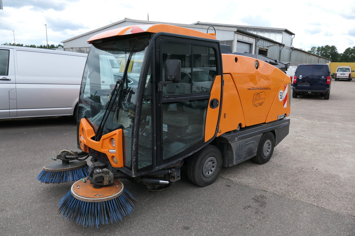 CN200 Sweeper - Мотометачна машина: снимка 1 CN200 Sweeper - Мотометачна машина: снимка 1