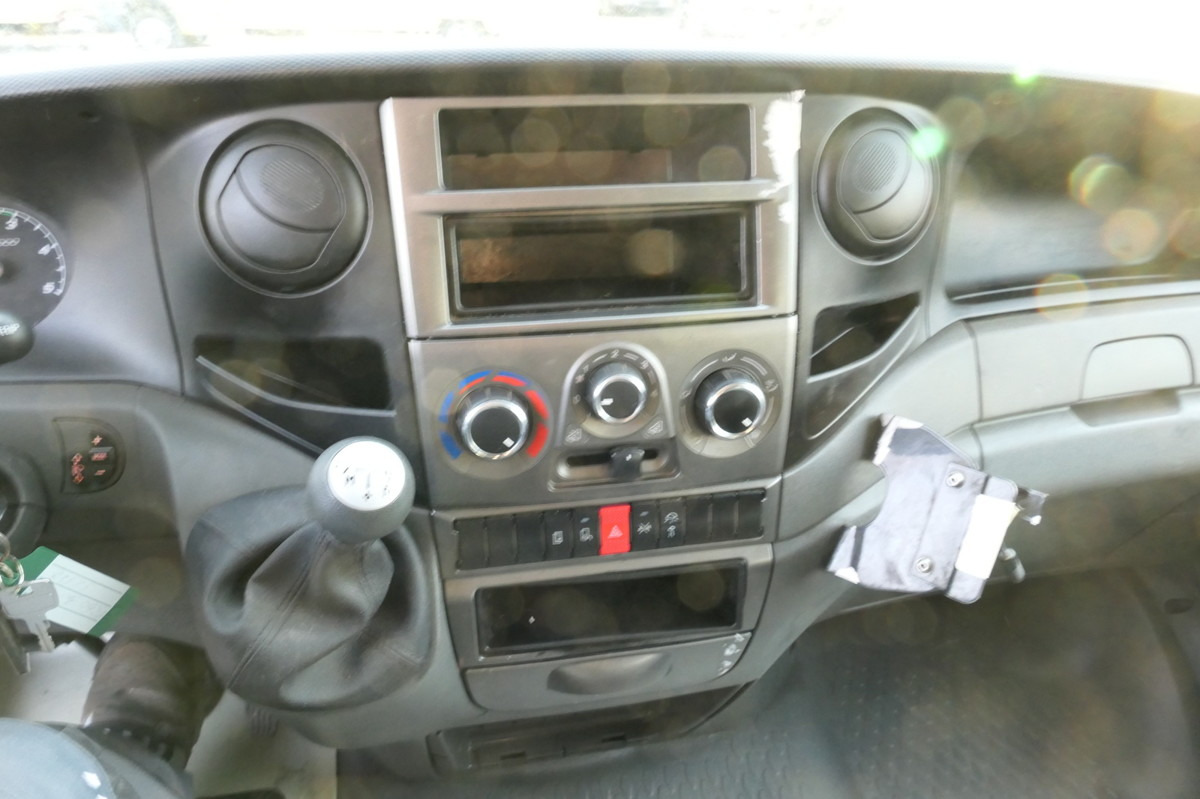 Лекотоварен автомобил фургон IVECO Daily 35 S11 C30C AUTOMATIK KAMERA MAXI KAMERA R: снимка 8