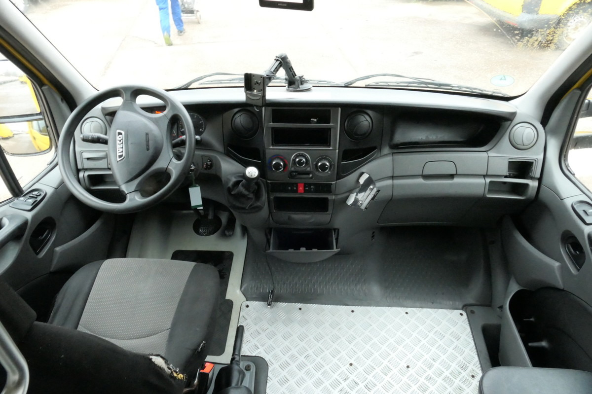 Interior photo 2: Лизинг на IVECO Daily 35 S11 C30C AUTOMATIK KAMERA MAXI KAMERA R IVECO Daily 35 S11 C30C AUTOMATIK KAMERA MAXI KAMERA R