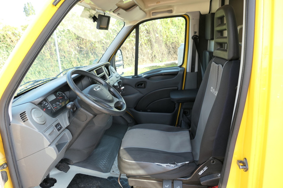 Лекотоварен автомобил фургон IVECO Daily 35 S11 C30C AUTOMATIK KAMERA MAXI Regale L: снимка 9