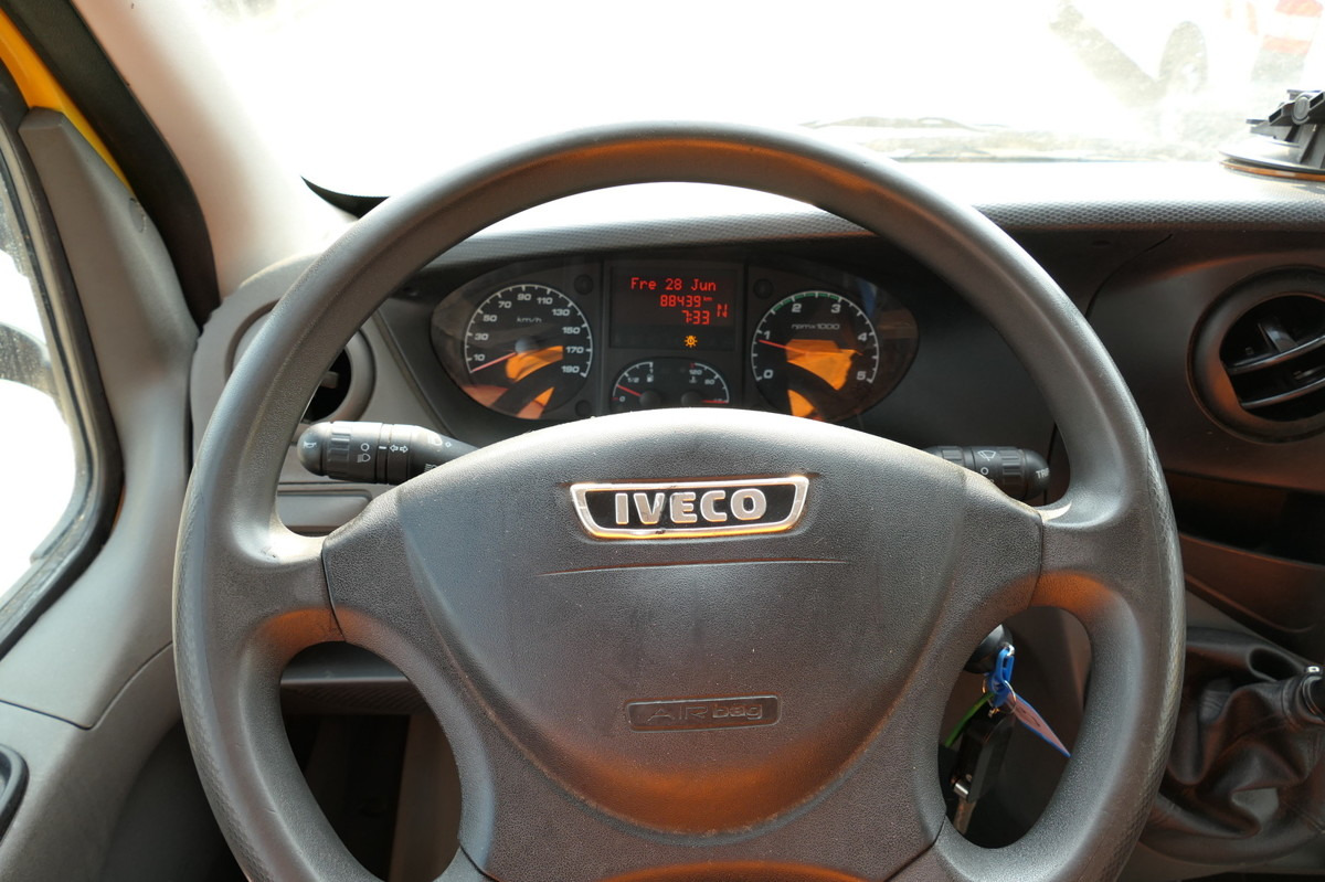 Лекотоварен автомобил фургон IVECO Daily 35 S11 C30C AUTOMATIK KAMERA MAXI Regale L: снимка 10