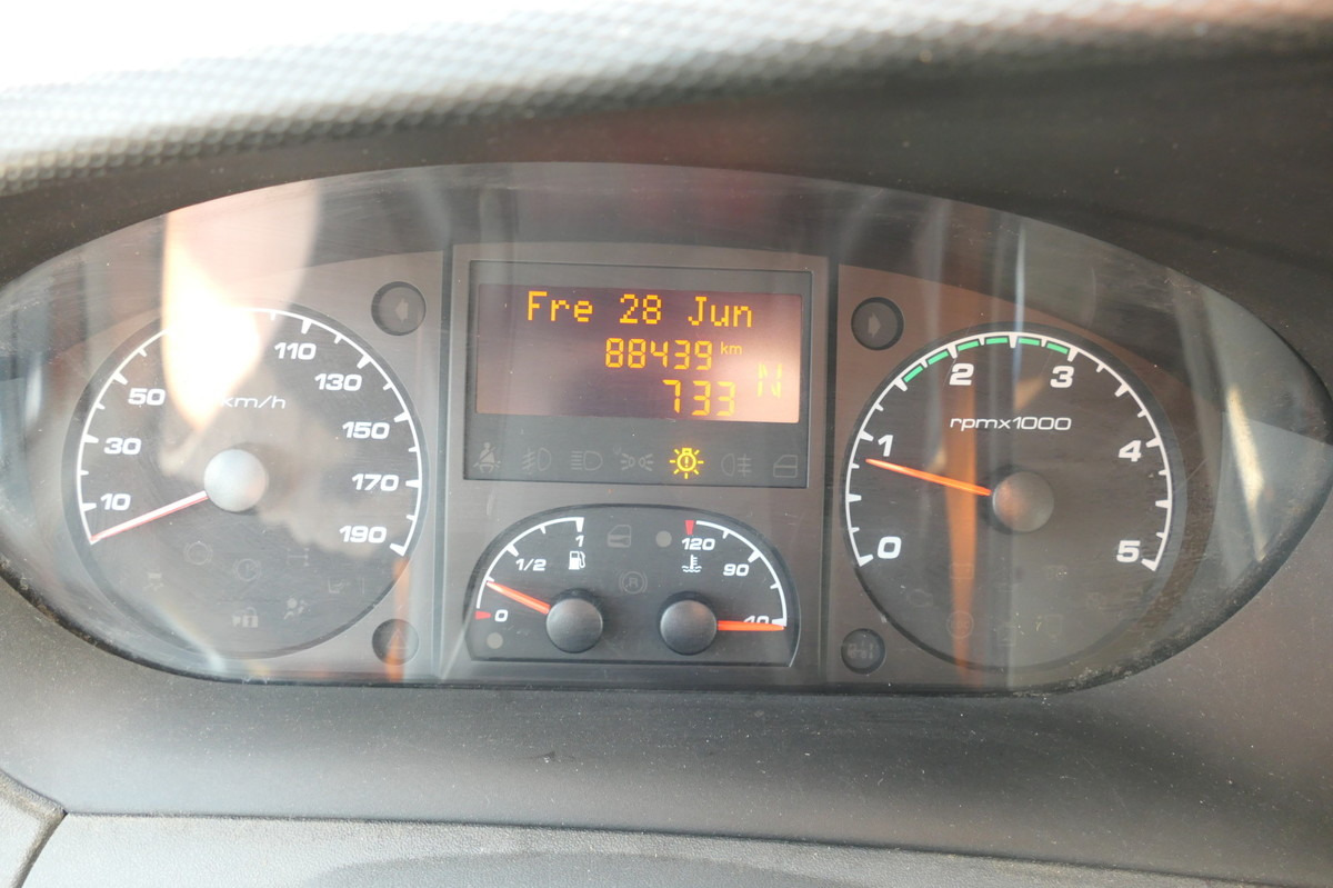 Лекотоварен автомобил фургон IVECO Daily 35 S11 C30C AUTOMATIK KAMERA MAXI Regale L: снимка 11