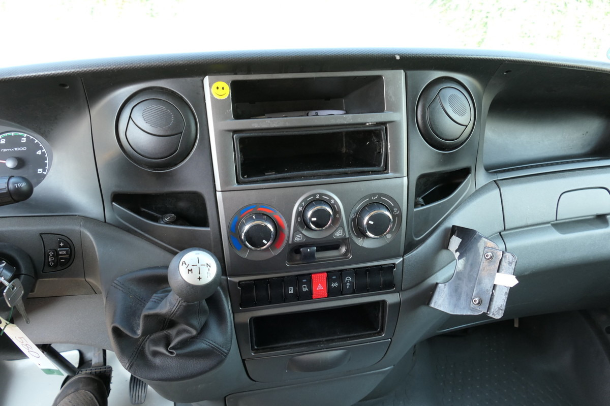 Лекотоварен автомобил фургон IVECO Daily 35 S11 C30C AUTOMATIK KAMERA MAXI Regale L: снимка 10