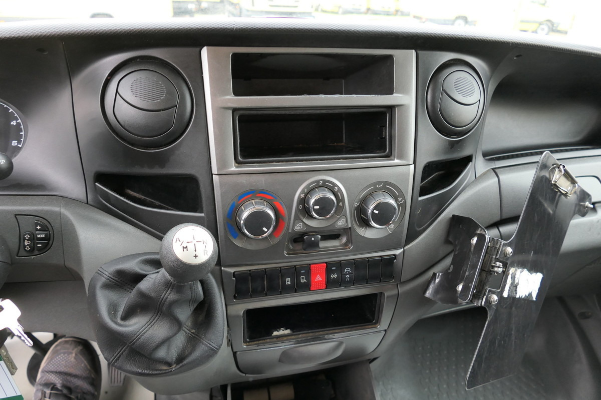 Лекотоварен автомобил фургон IVECO Daily 35 S11 C30C AUTOMATIK KAMERA Regale LUFT D: снимка 10 Лекотоварен автомобил фургон IVECO Daily 35 S11 C30C AUTOMATIK KAMERA Regale LUFT D: снимка 10