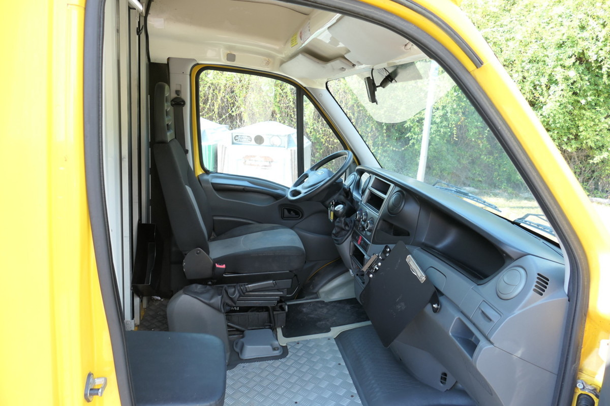 IVECO Daily 35 S11 C30C AUTOMATIK KAMERA Regale LUFT D - Лекотоварен автомобил фургон: снимка 5 IVECO Daily 35 S11 C30C AUTOMATIK KAMERA Regale LUFT D - Лекотоварен автомобил фургон: снимка 5