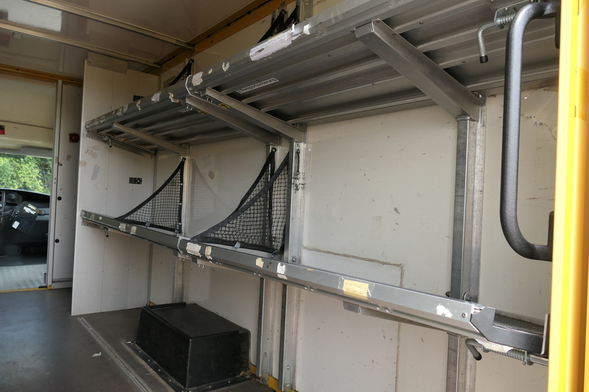 Лекотоварен автомобил фургон IVECO Daily 35 S11 C30C AUTOMATIK KAMERA Regale LUFT D: снимка 8 Лекотоварен автомобил фургон IVECO Daily 35 S11 C30C AUTOMATIK KAMERA Regale LUFT D: снимка 8