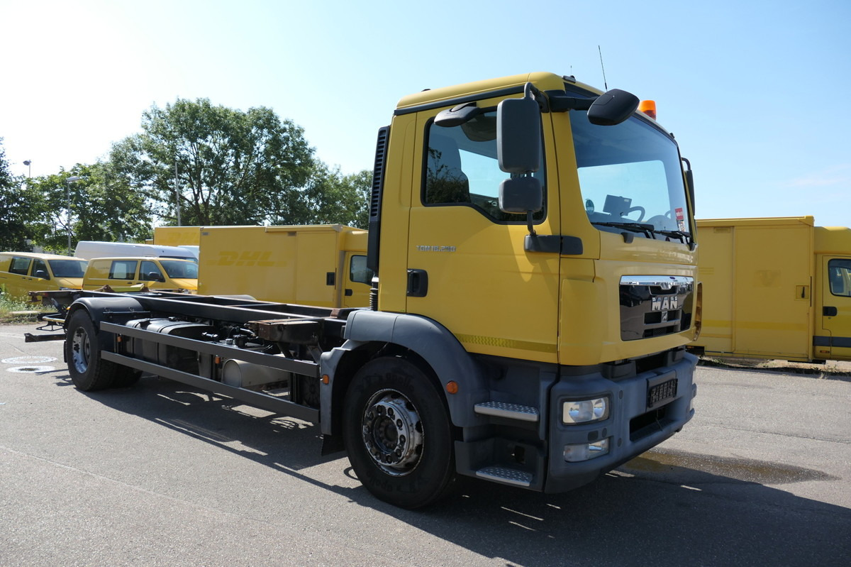 MAN TGM 18.290 LLLC Umsetzfahrzeug KLIMA AHK - Контейнеровоз/ Сменна каросерия камион: снимка 2 MAN TGM 18.290 LLLC Umsetzfahrzeug KLIMA AHK - Контейнеровоз/ Сменна каросерия камион: снимка 2
