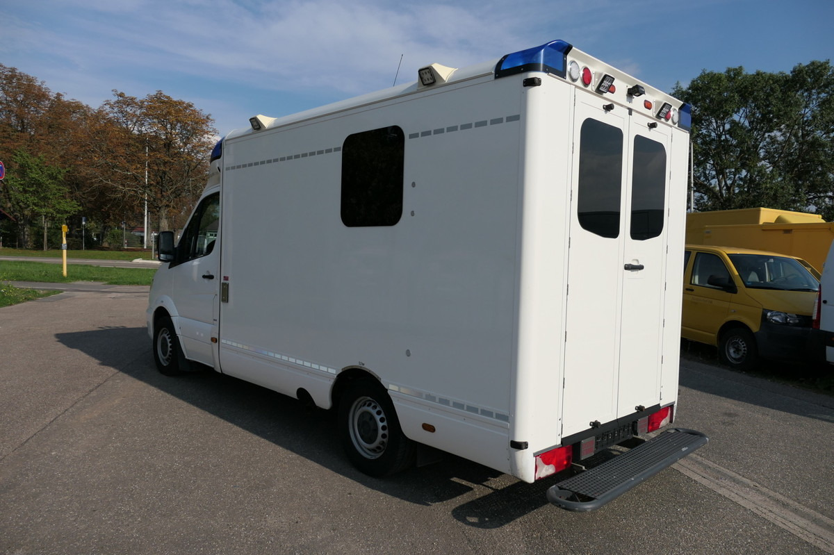 MERCEDES-BENZ 319 Sprinter 6-Zylinder Rettungswagen Strobel - Линейка: снимка 5 MERCEDES-BENZ 319 Sprinter 6-Zylinder Rettungswagen Strobel - Линейка: снимка 5