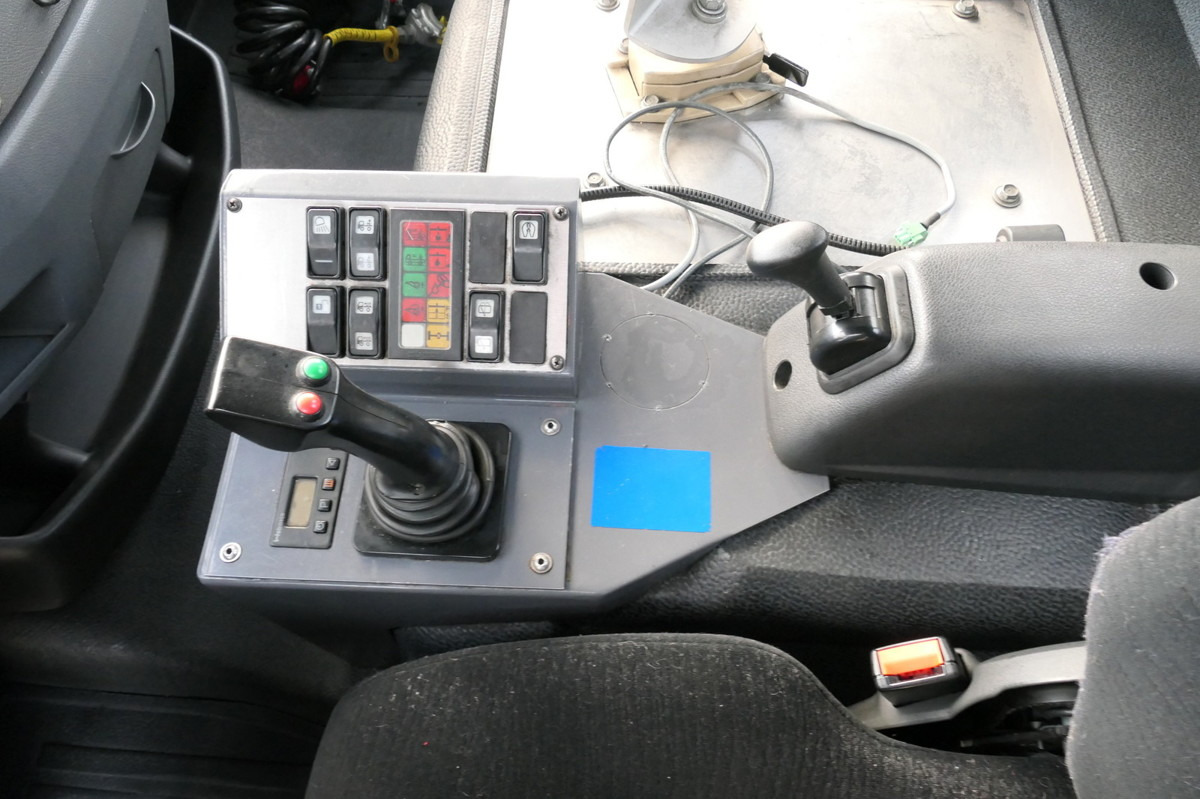 Контейнеровоз/ Сменна каросерия камион MERCEDES-BENZ KAMAG WBH 25 Wiesel Terberg Umsetzfahrz. Sattelk: снимка 14 Контейнеровоз/ Сменна каросерия камион MERCEDES-BENZ KAMAG WBH 25 Wiesel Terberg Umsetzfahrz. Sattelk: снимка 14