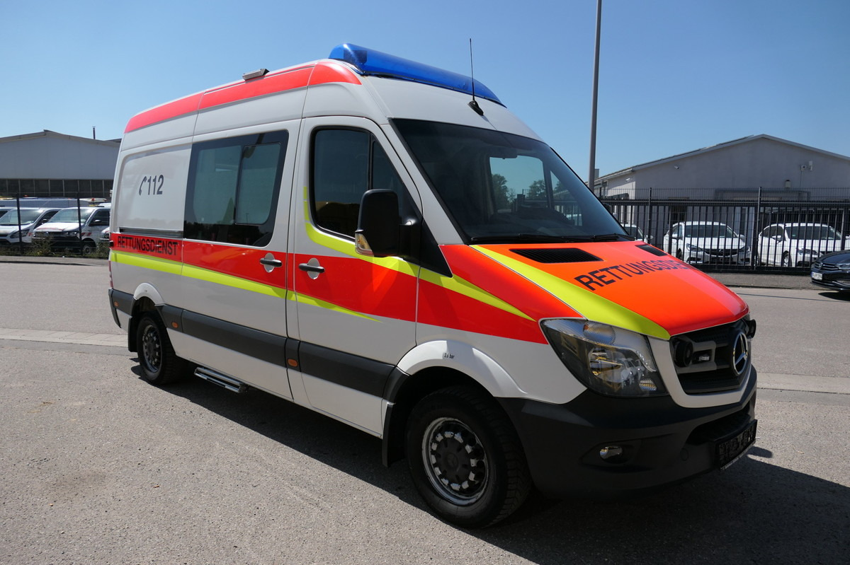 MERCEDES-BENZ Sprinter 316 CDI Klima Rettungswagen - Линейка: снимка 1 MERCEDES-BENZ Sprinter 316 CDI Klima Rettungswagen - Линейка: снимка 1