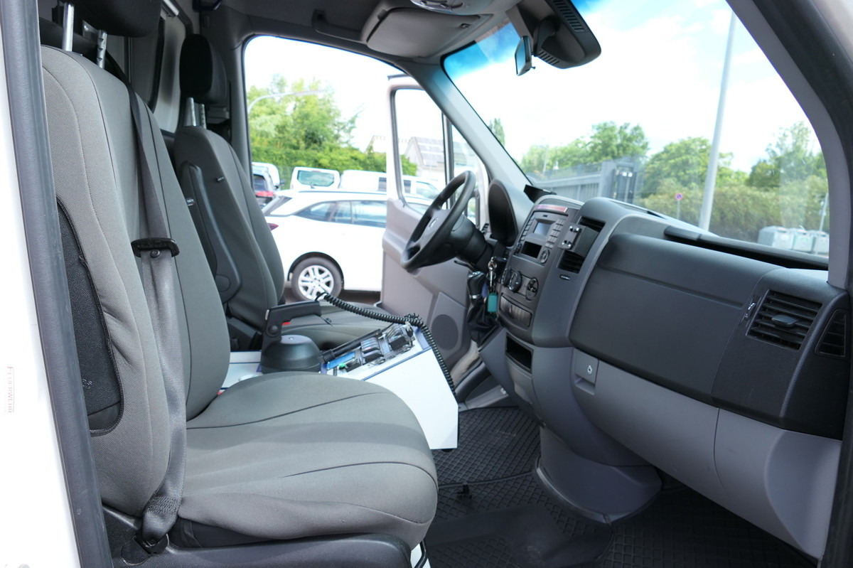 Линейка MERCEDES-BENZ Sprinter 519 CDI Klima Krankenwagen Fahrtec Aufb: снимка 12